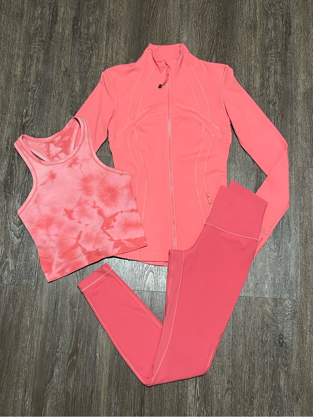 EUC Lululemon Matching Raspberry Shades 3-Item Set. Size 4